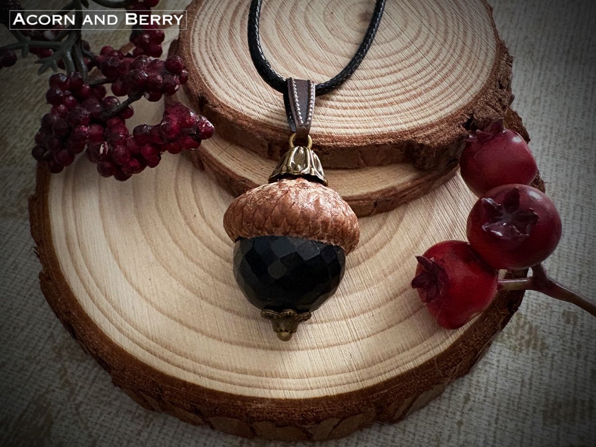 Acorn Pendant - Onyx