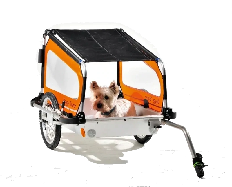 Pfiffiges DoggyTourer Anhängerzubehör sorgt für Freude beim Hund und bietet einen zusätzlichen Alltagsnutzen für den Radelnden.