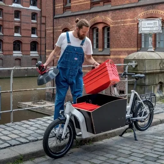 Ein iSY Cargo Lastenrad bietet moderne Mobilität für Handwerker, Lieferdienste und junge Familien. Lastenräder mit E-Antrieb werden daher immer beliebter.