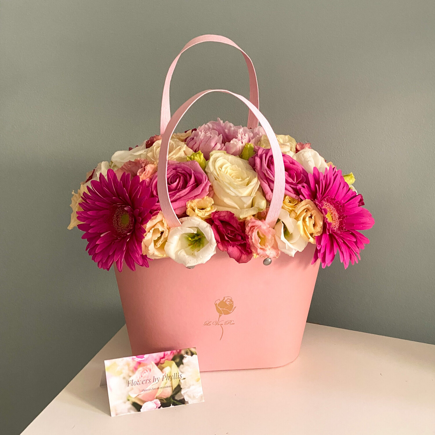 Whispers, Select your box colour: Pink