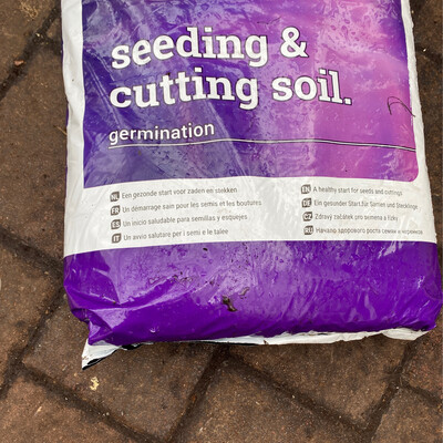 SEED AND CUTTING COMPOST SOIL 20 Lt for seed sowing and for cuttings !