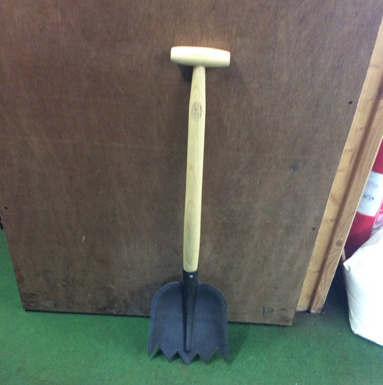 Weeding and Digging Spat - Short Handle