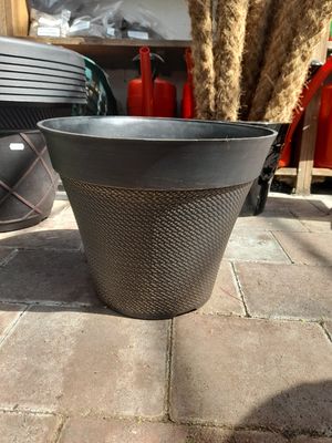 Pacifica Planter 31x25