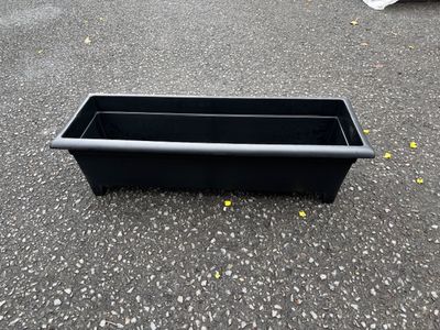 Bella Planting Box 76cm Black