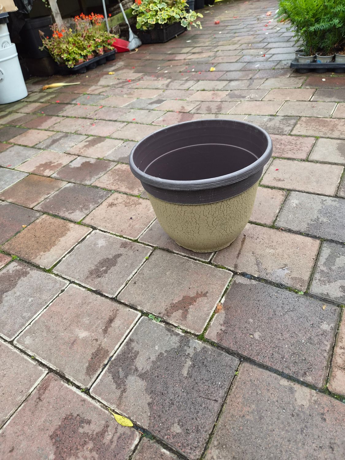 Crackle planter 30cm Ceramic Cream