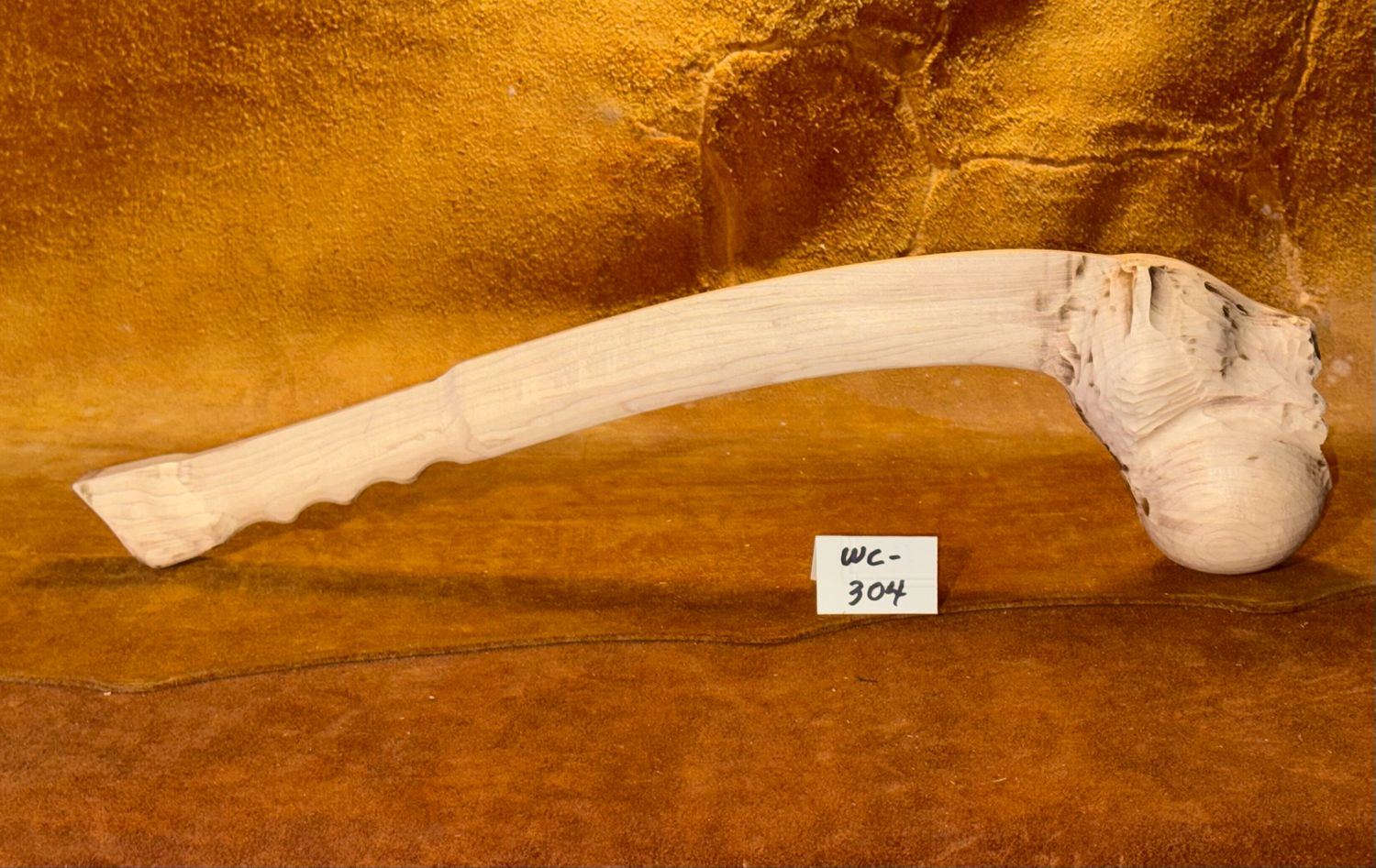 WC-304;  IROQUOIS WATER PANTHER; Sugar Maple; 20 1/2&quot; x  2 3/4&quot;  Ball