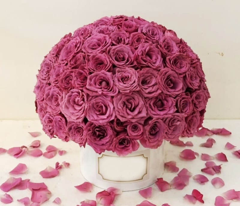 Classy box 200 roses Lebanon