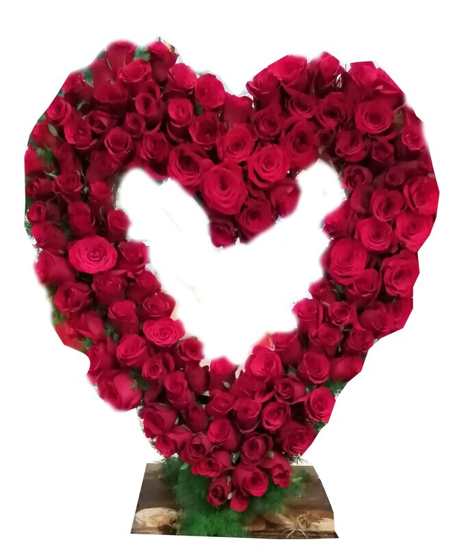 Ultimate Heart 200 roses Lebanon