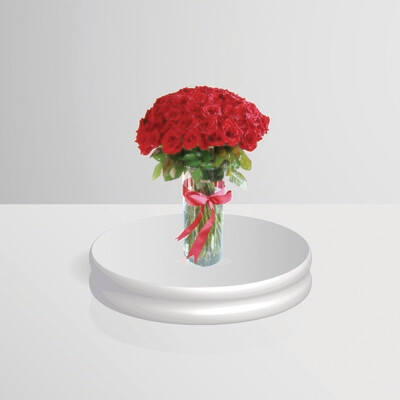 20-150 Red roses in glass vase 2022