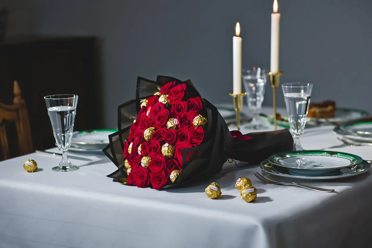 Red roses Bouquet (25-150) &amp; Ferrero Rocher (16 pcs)