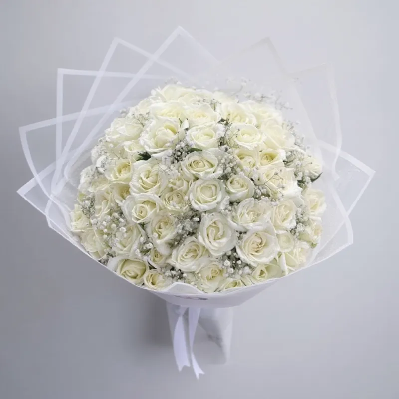 100 white roses &amp; baby flowers