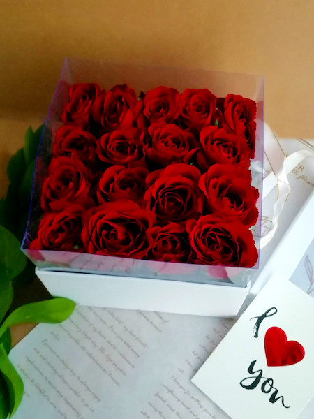 Red Roses in square white box