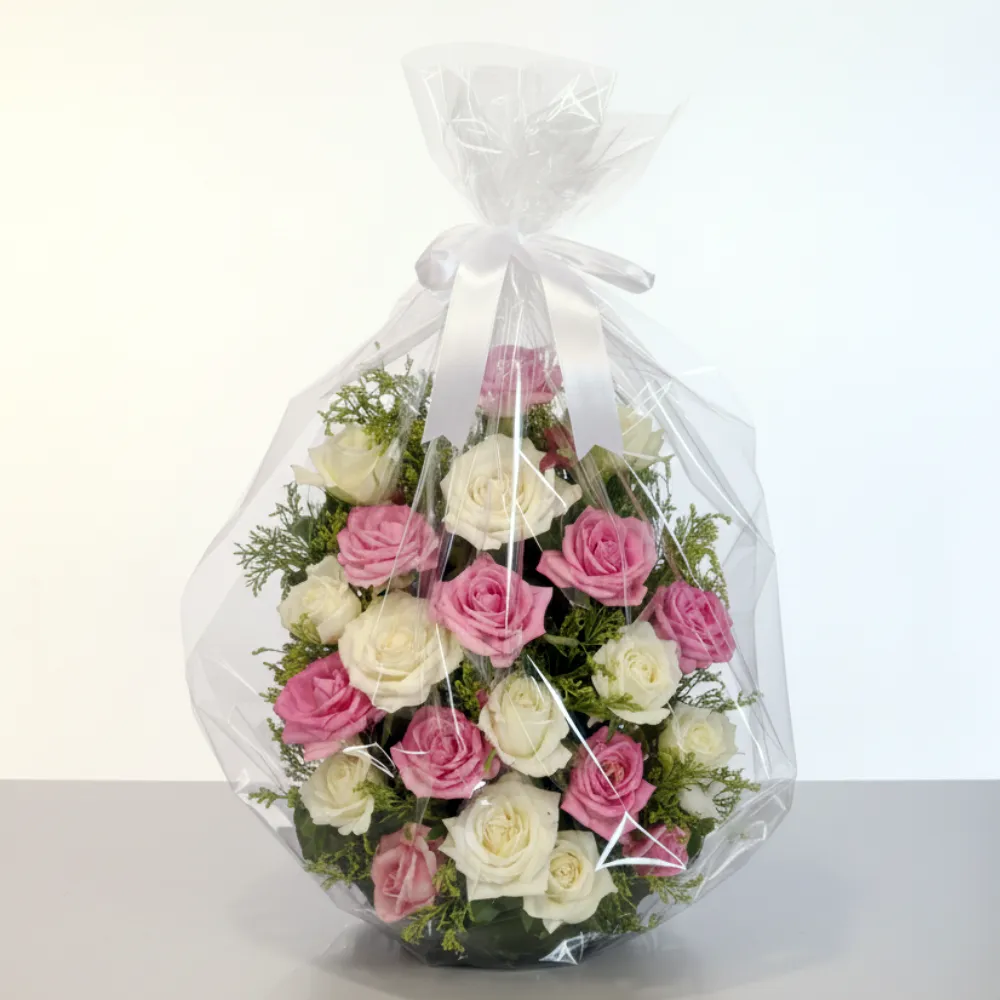 20 white &amp; rose roses in vase