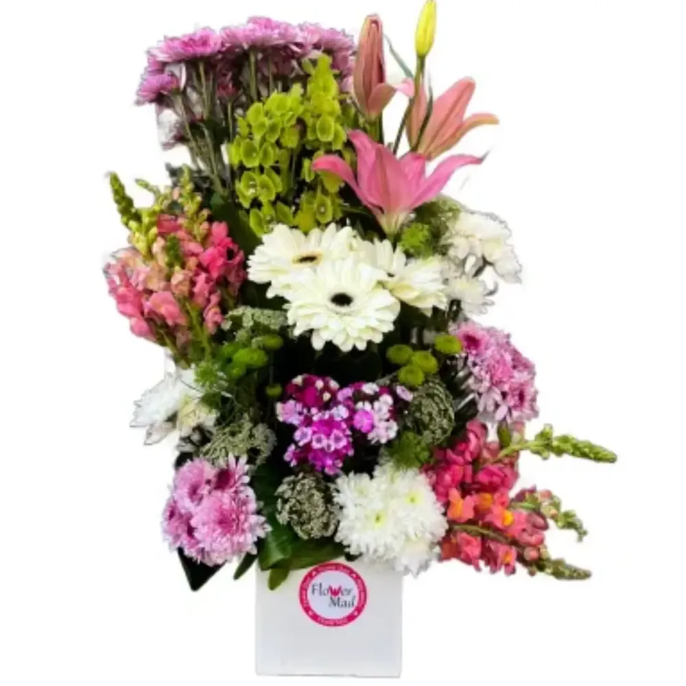 Graceful Floral Box – Elegant Mixed Flower Arrangement