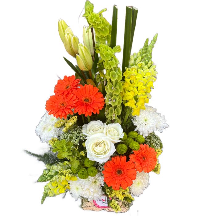 Vibrant Floral Basket – A Stunning Mix of Fresh Flowers