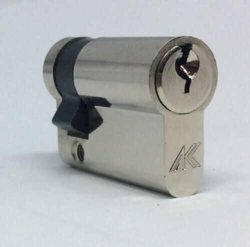 Kenrick BS EN1303 Single Euro Cylinder in Chrome