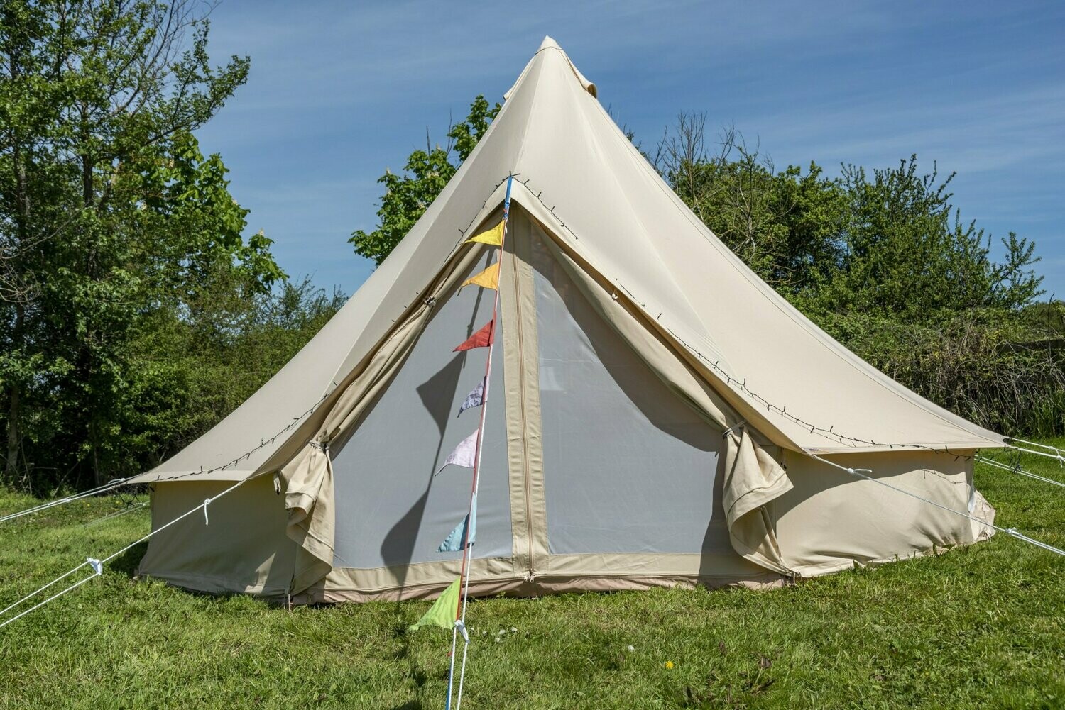 Used once! 4m Ultimate cotton canvas 320gsm bell tent. Fire retardant BS7837, secondary fly door, zipped in groundsheet. Perfect for Spring/Summer/Autumn camping!