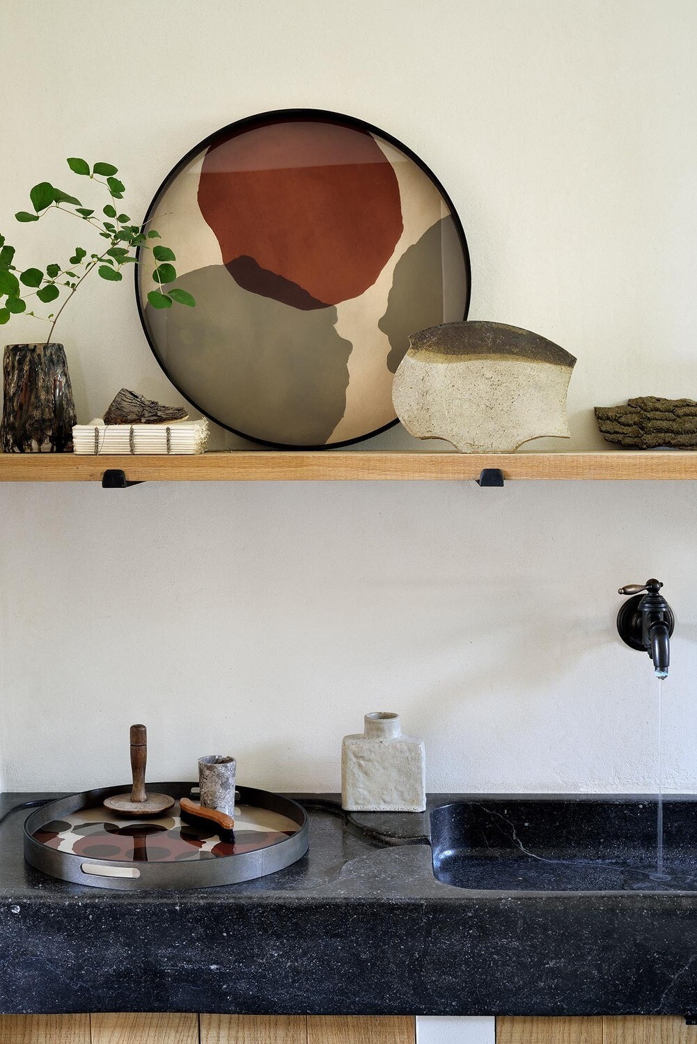 Ethnicraft - Tablett rund, 61cm - Glas, Overlapping Dots
