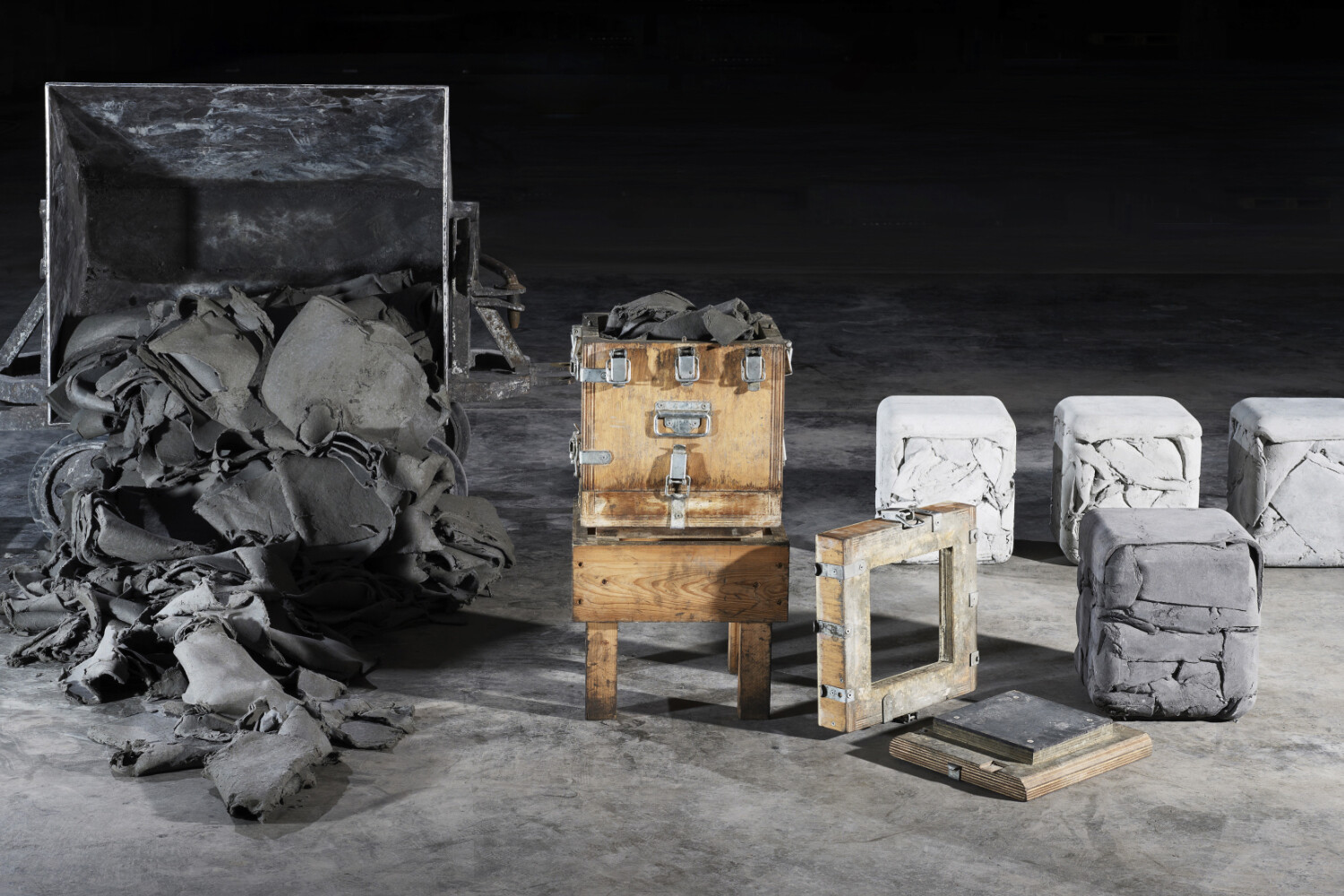 Swisspearl - Trash Cube Hocker