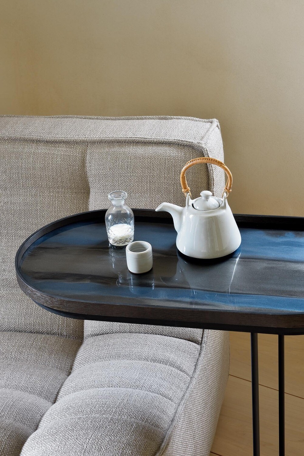 Ethnicraft - Tablett oval, M - Glas, Graphite Organic