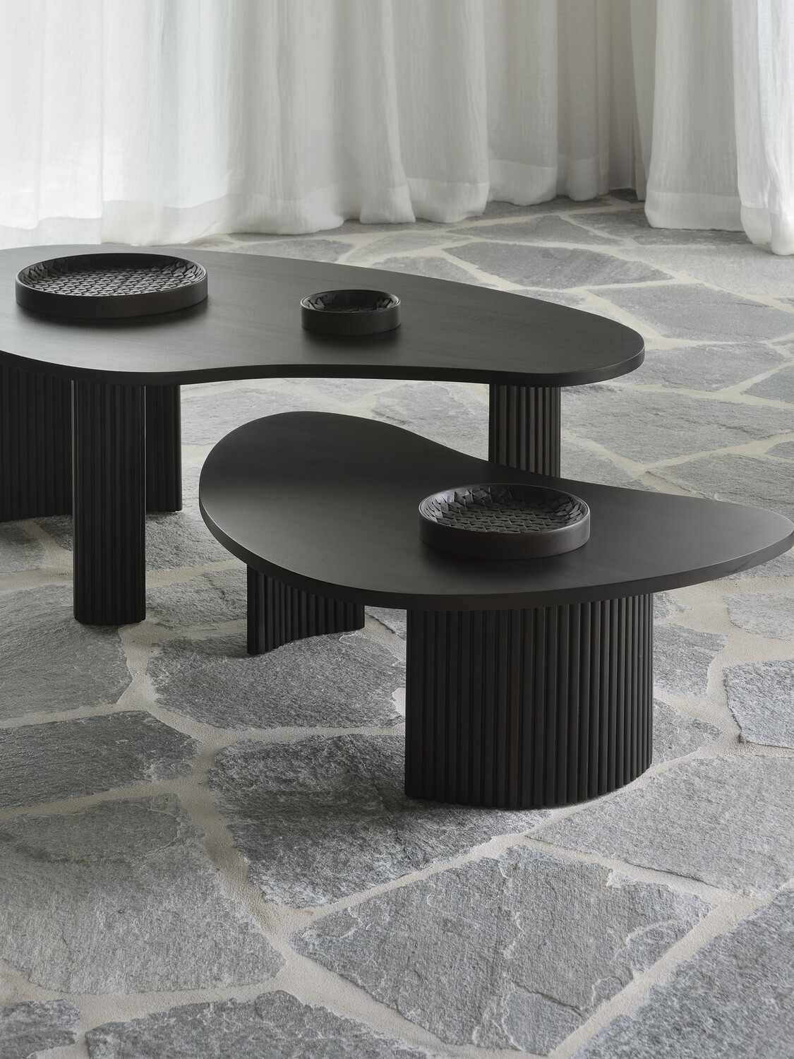 Ethnicraft - Boomerang Couchtisch - Mahagoni