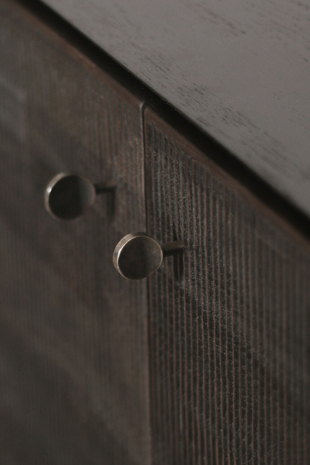 Ethnicraft - Grooves Anrichte - Teak