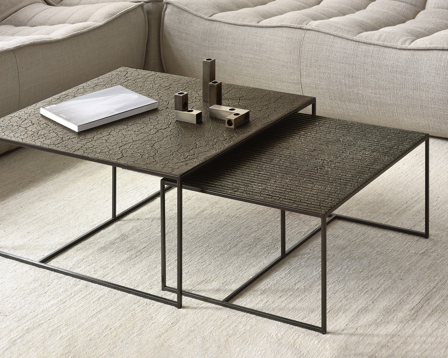 Ethnicraft - Pentagon Couchtisch - 2er Set, Whisky