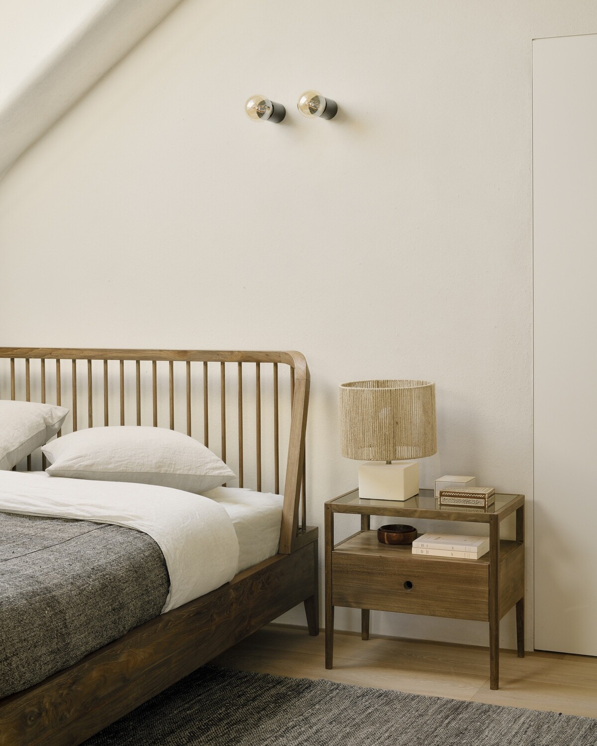 Ethnicraft - Spindle Bett - Teak