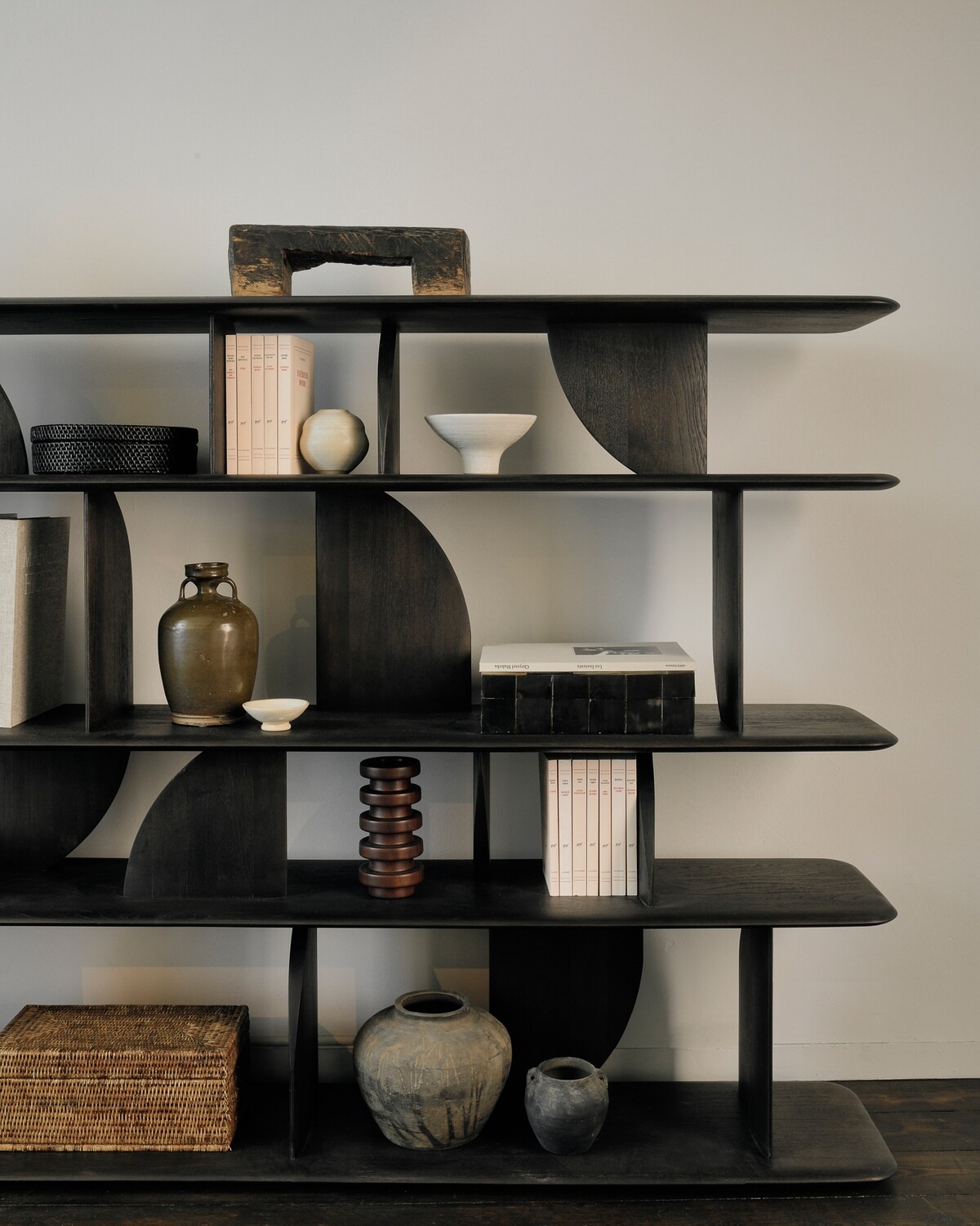 Ethnicraft - Geometric Regal - Teak, dunkelbraun
