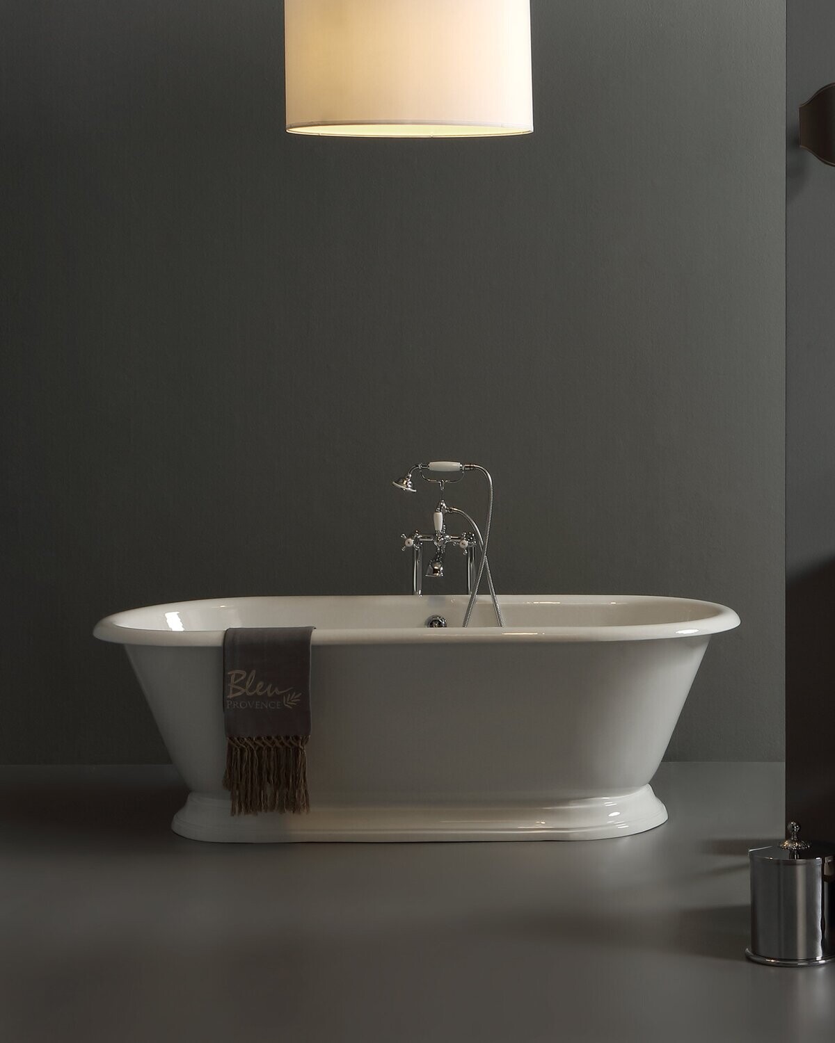 Bleu Provence - Shabby Badewanne - mit Sockel