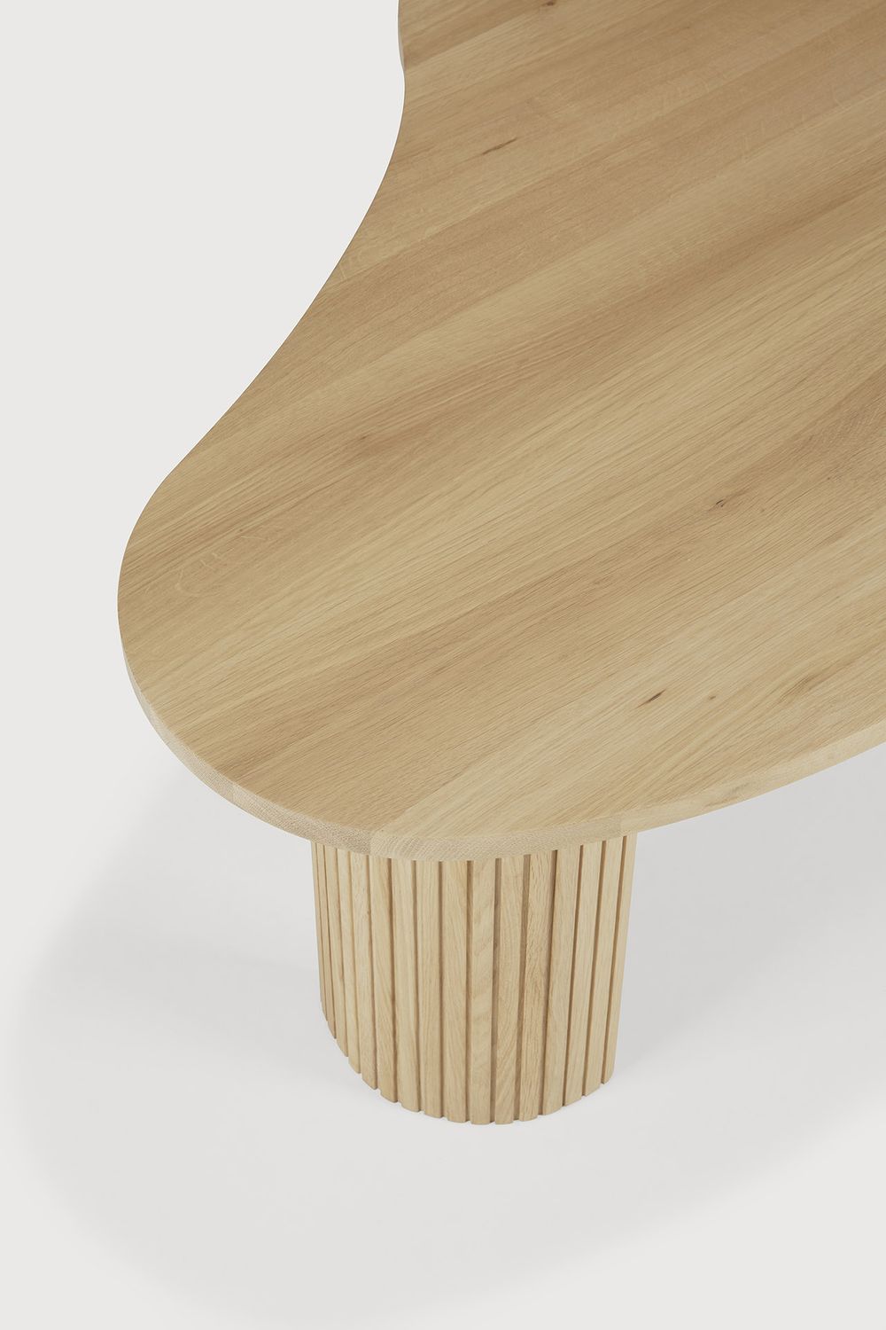 Ethnicraft - Boomerang Couchtisch - Eiche