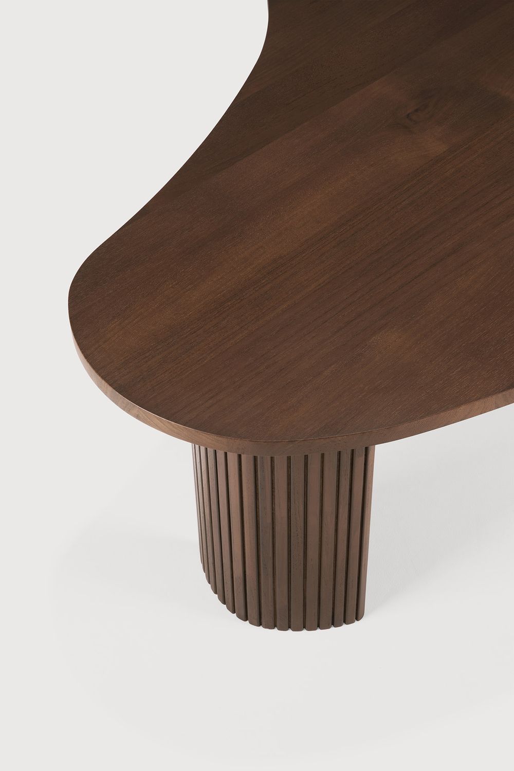 Ethnicraft - Boomerang Couchtisch - Teak braun