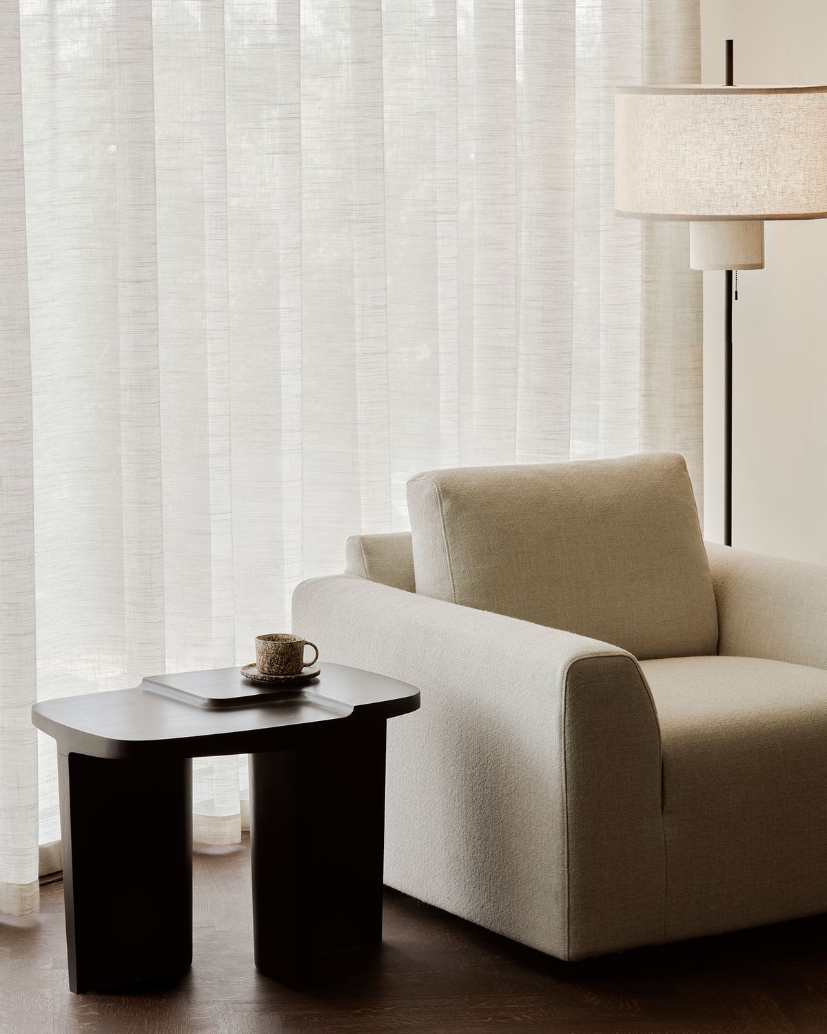 Ethnicraft - Brutalist Beistelltisch - Mahagoni