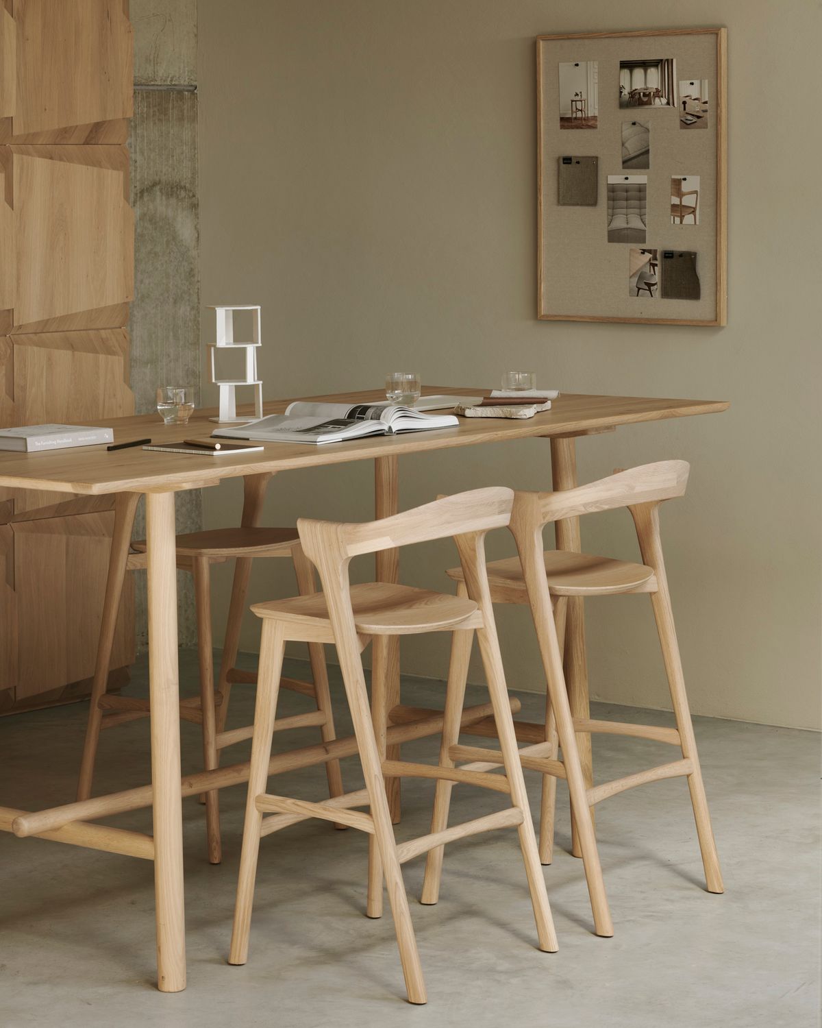 Ethnicraft - Bok Barhocker - lackierte Eiche