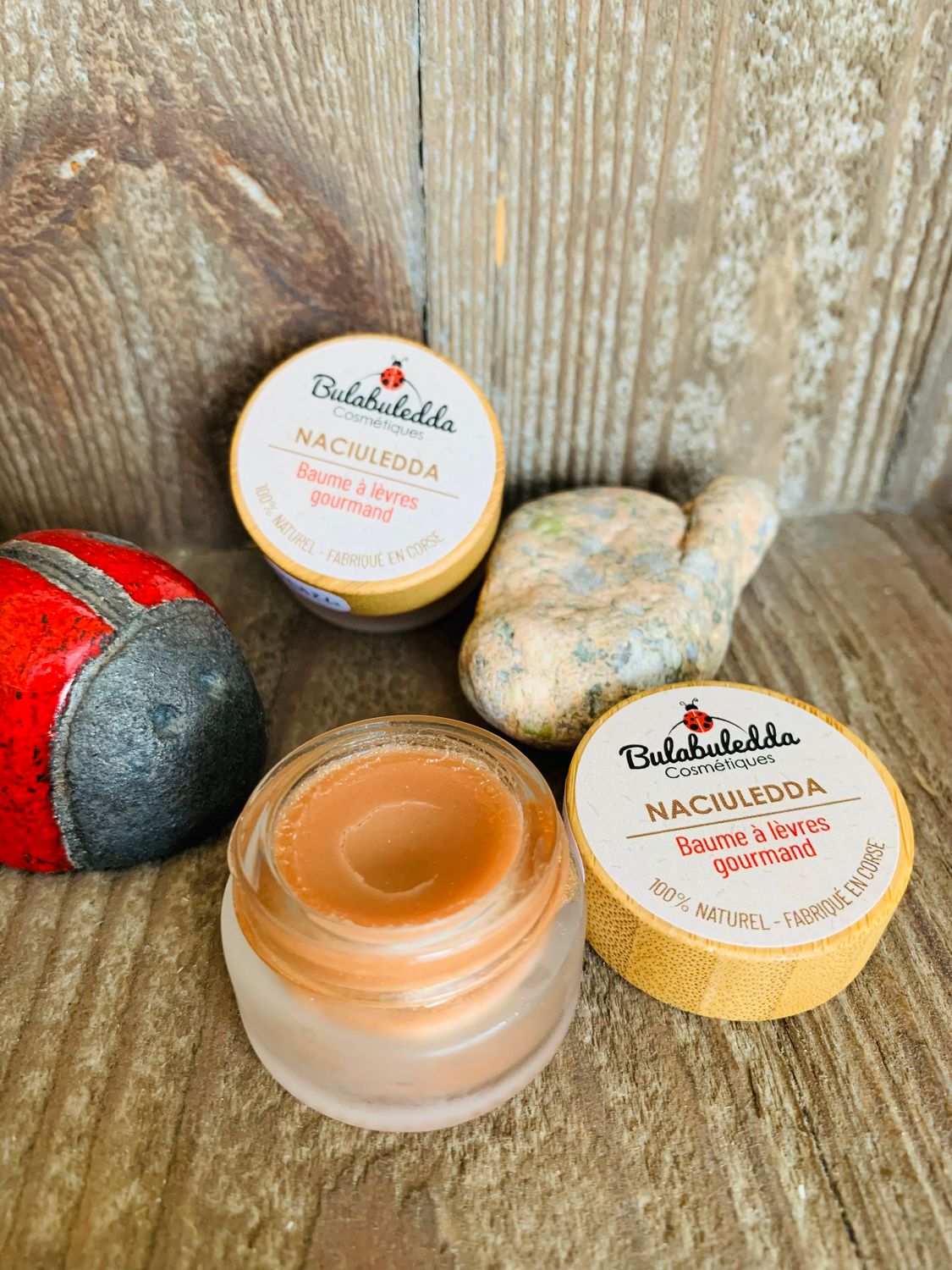 Naciuledda, Baume à lèvres pailleté