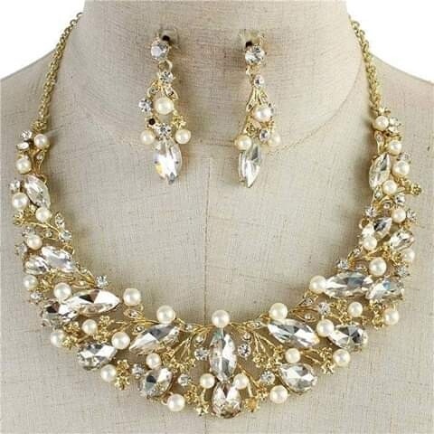Pearl and Crystal 2PC Necklace Set