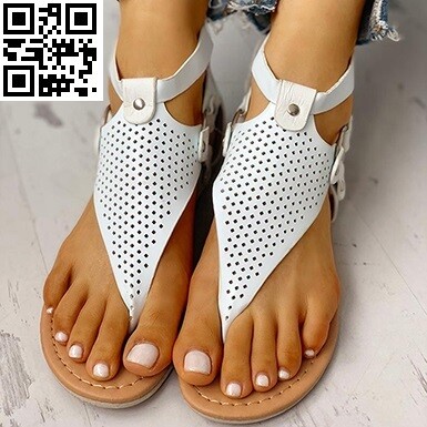 Diamond Shape Flat Sandals
