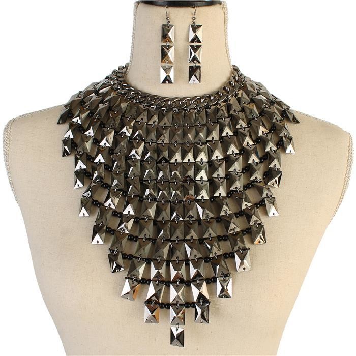 Tiered Stone Necklace Set