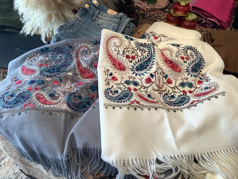 Embroidered Cashmere Shawl (2 Colors)