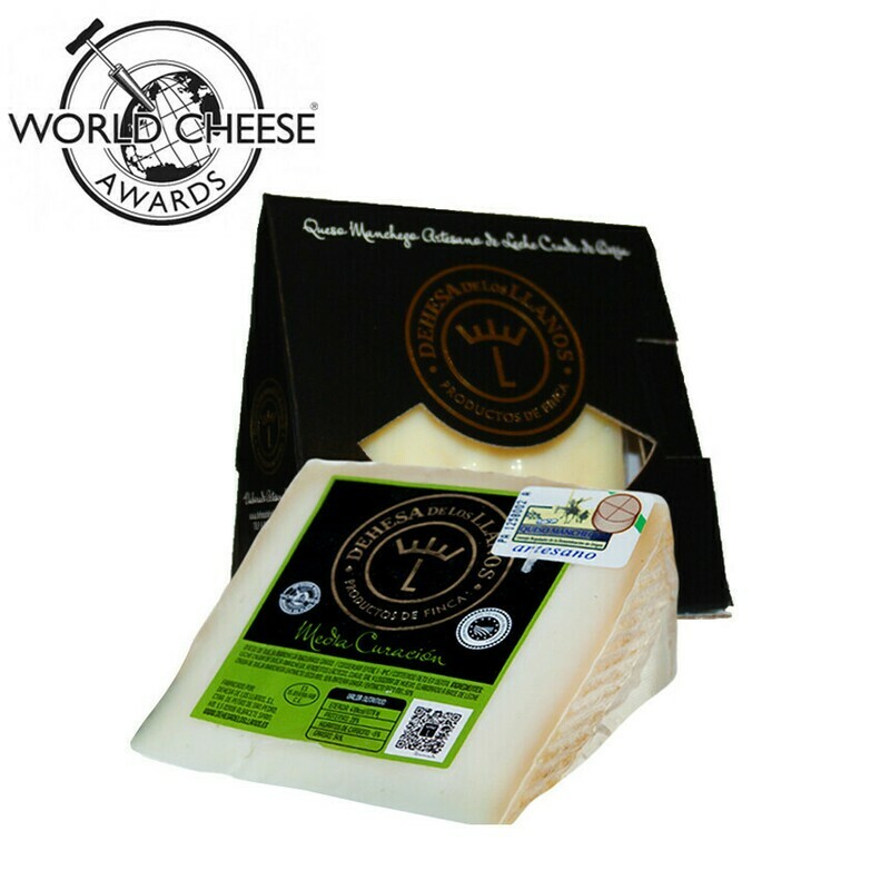 D.O Dehesa de los Llanos Artisan Semi-cured Manchego Cheese Wedge (180g - 190g)