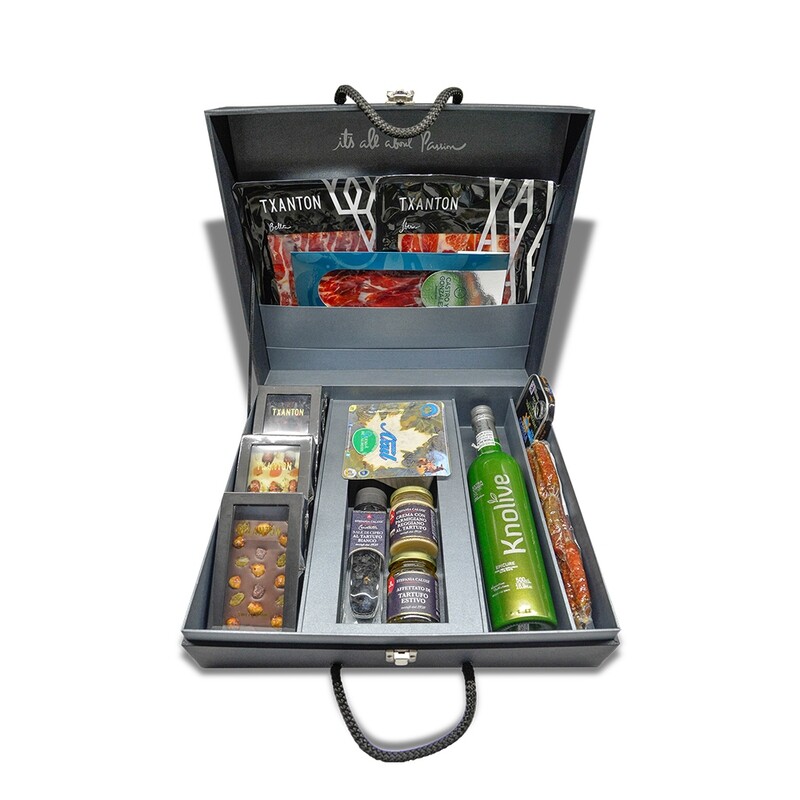 Executive Suitcase C - Christmas Catalog