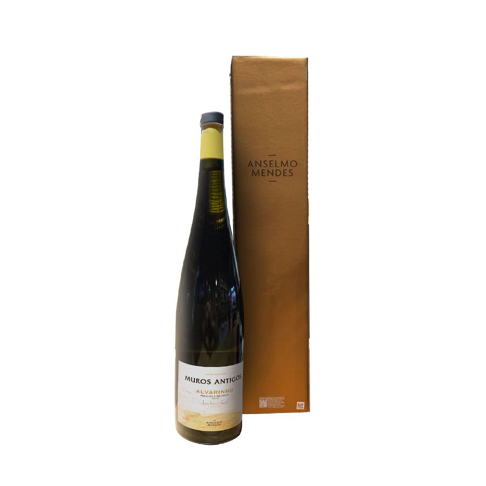 Anselmo Mendes &#39;Muros Antigos&#39; Alvarinho 2021 1.5L (Magnum)