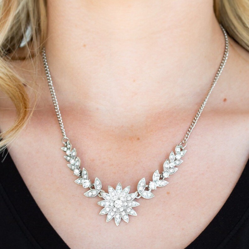 Paparazzi-Garden Glamour-White