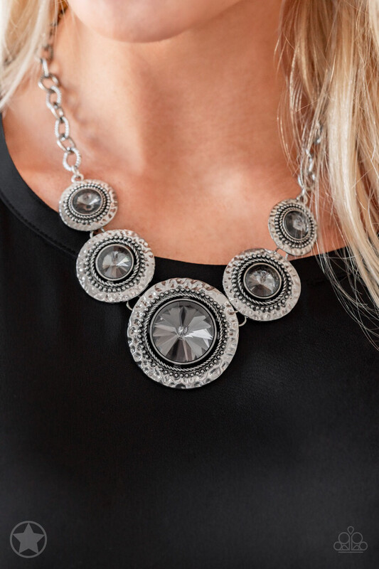 Paparazzi-Global Glamour-Silver
