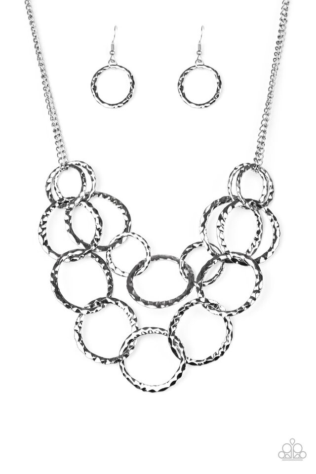 Paparazzi-Radiant Ringmaster-Black