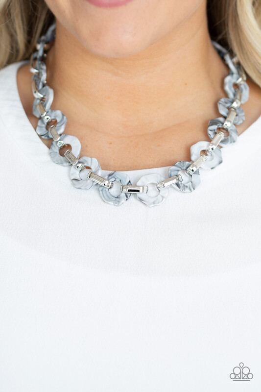 Paparazzi-Fashionista Fever-Silver