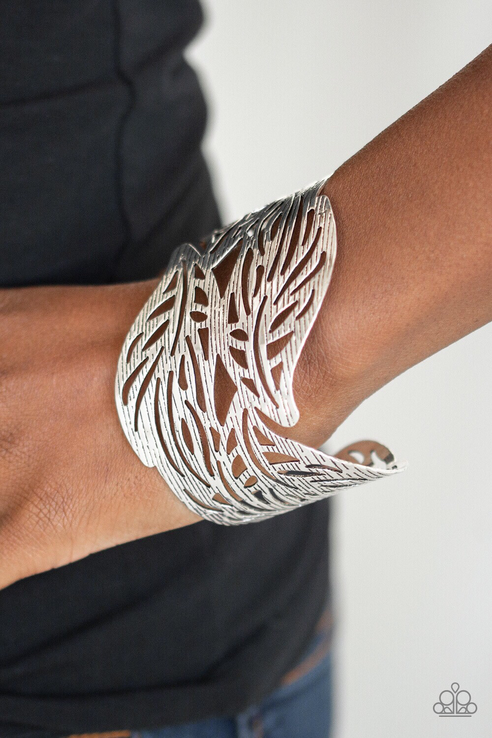 Paparazzi-Leafy Lei-Silver Cuff