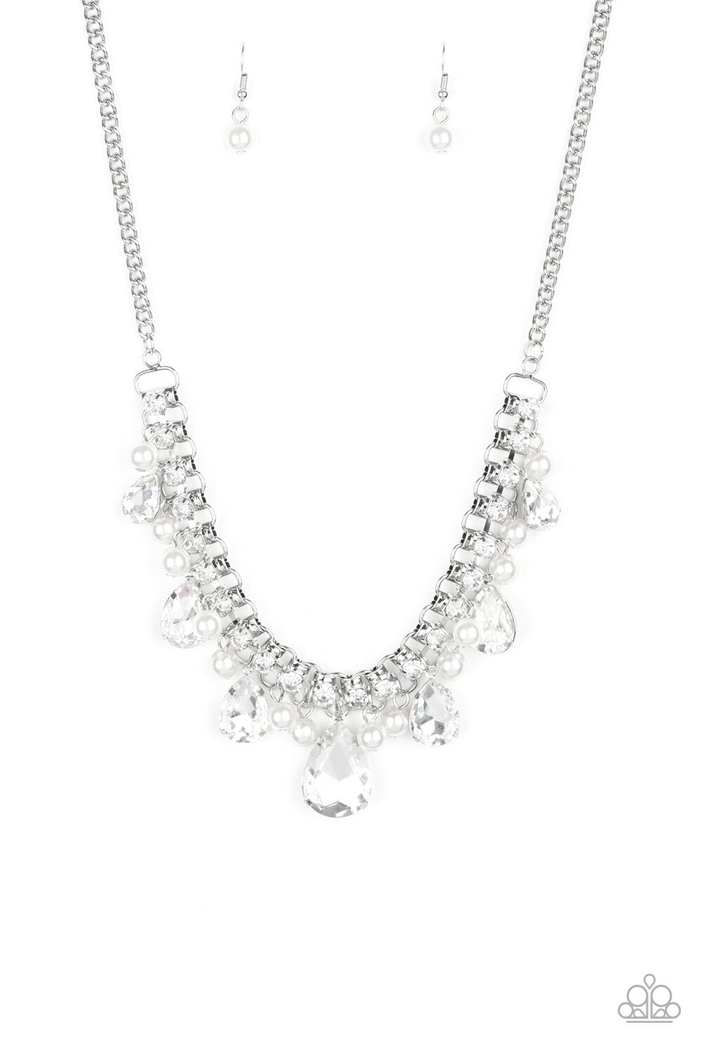 Paparazzi-Knockout Queen-White Pearls