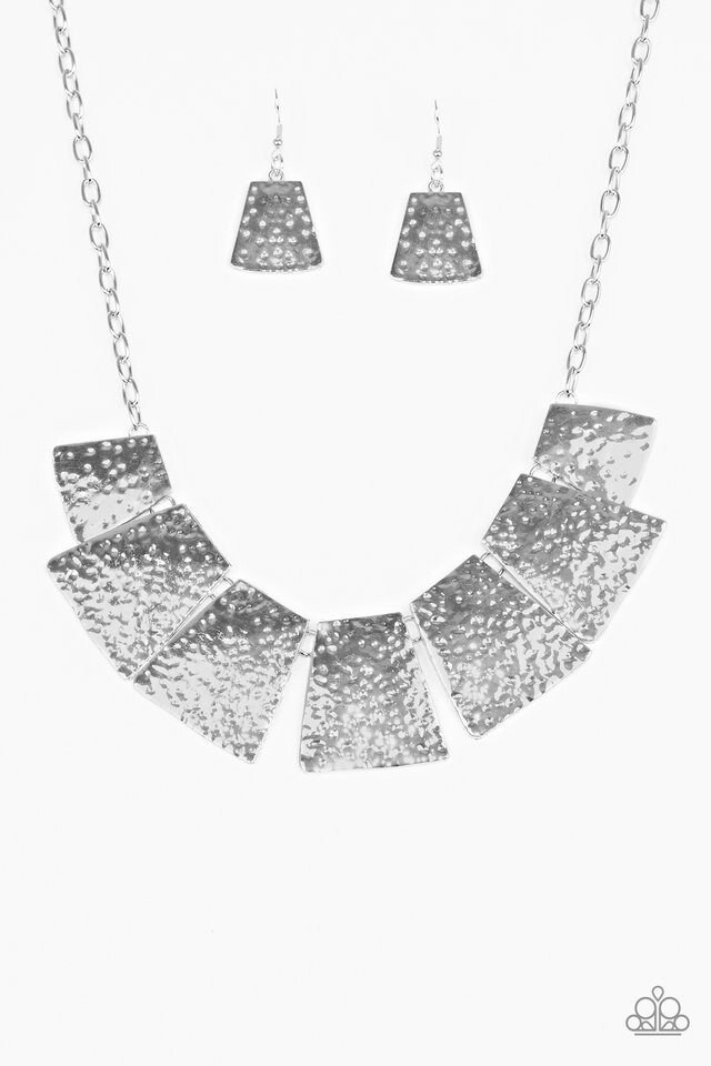 Paparazzi-Here Comes the huntress-Silver Necklace