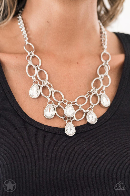 Paparazzi-Show Stopping Shimmer-Silver